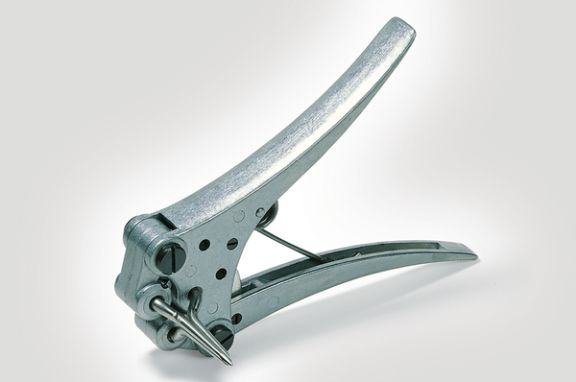 Sleeve expander for processing insulating tubes
